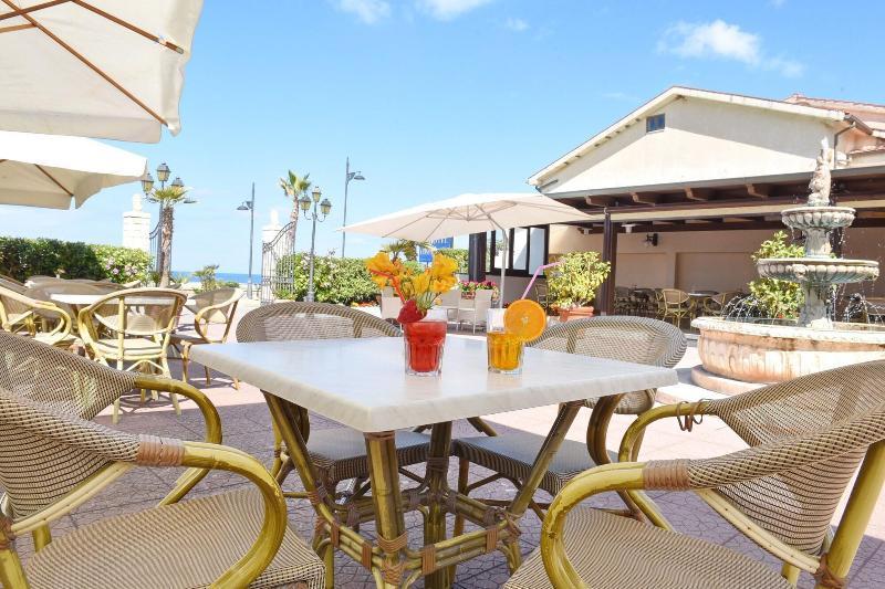 Hotel Costa D'Oro Santa Maria di Castellabate Exterior photo