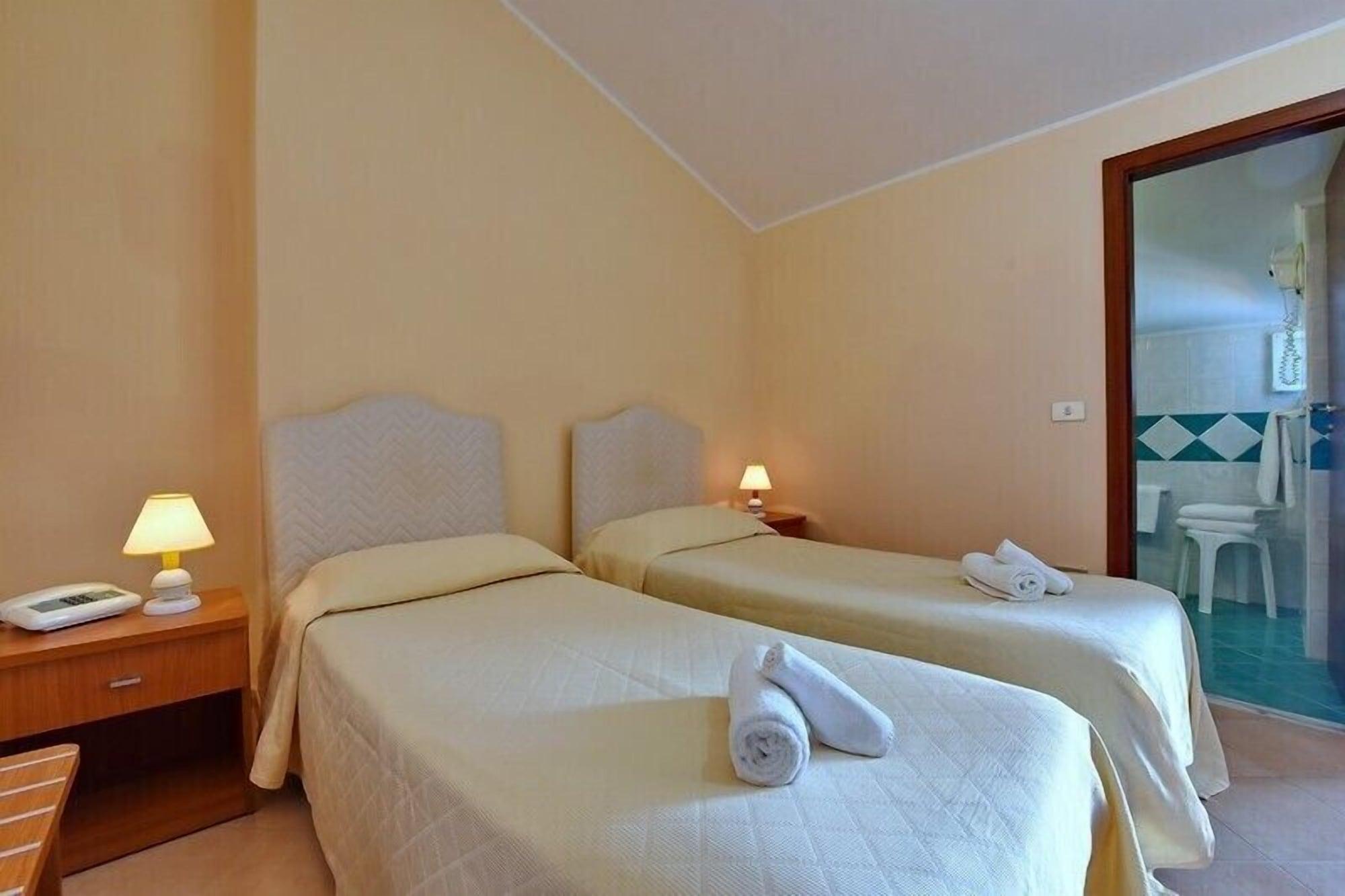 Hotel Costa D'Oro Santa Maria di Castellabate Exterior photo